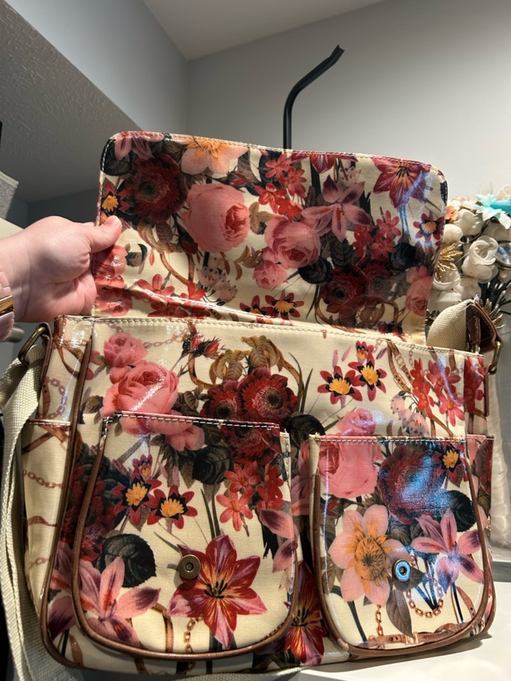 LYDC London Floral Chain Print Coated Canvas Flap Messenger Shoulder Bag NWOT - Picture 8 of 9
